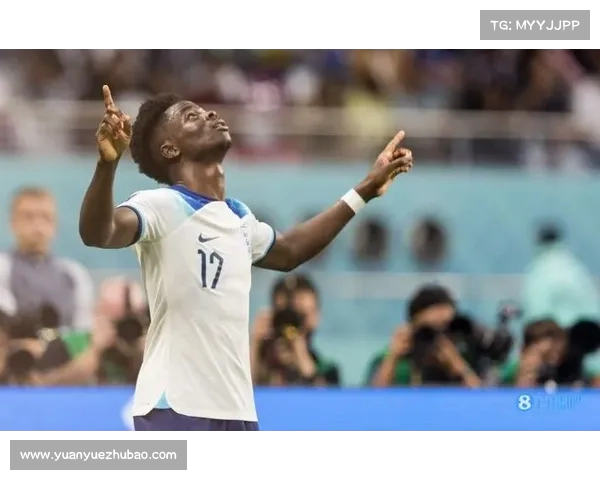 萨卡荣膺英格兰年度最佳球员彰显卓越才能与努力奋斗精神